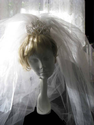 #20-281 double crown headpiece and two tier veil