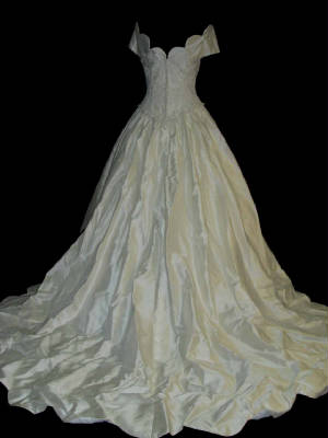 Marisa bridal wedding gown back 29-153gownsb.jpg