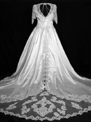 Eden bridal wedding gown back 44gownb1.jpg