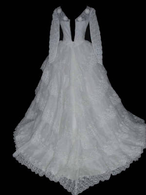 47-154gownsbab.jpg vintage modest bridal gown back