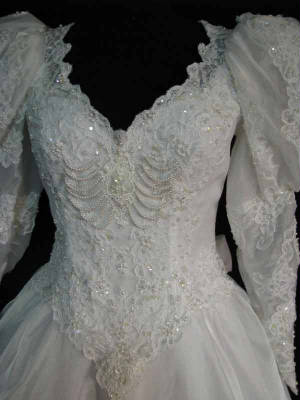 60gownbod..jpg Vintage bridal wedding gown front 