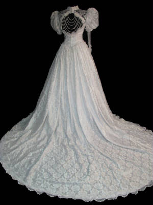 72gownback.jpg vintage bridal wedding gown back