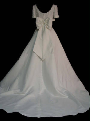 Lady Eleanor wedding gown back 74b1gown.jpg