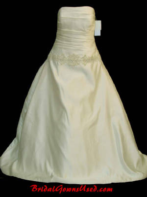Oleg Cassini #94 Bridal Wedding Gown Front.jpg