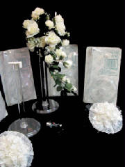 bouquetstands2- Throw or second wedding bouquets