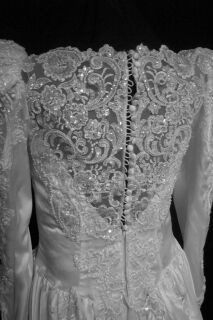25gownbcua.jpg Vintage bridal wedding gown back 