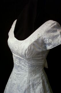 Saison Blanche bridal wedding gown 27gownsfcu.jpg