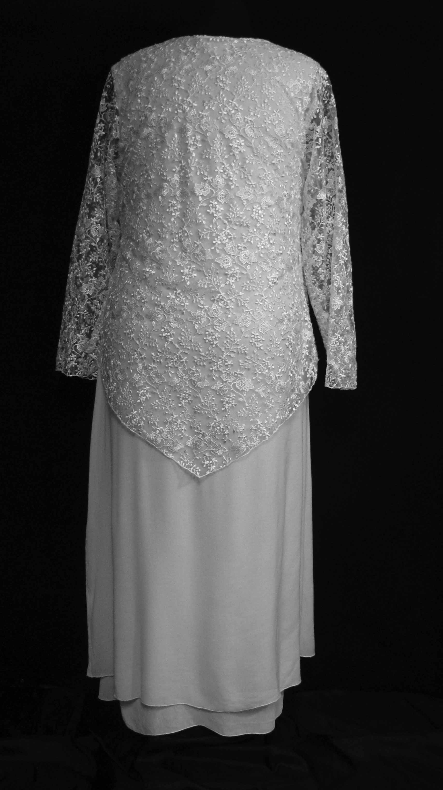 Christina Fairbanks Wedding dress 35gownb.jpg