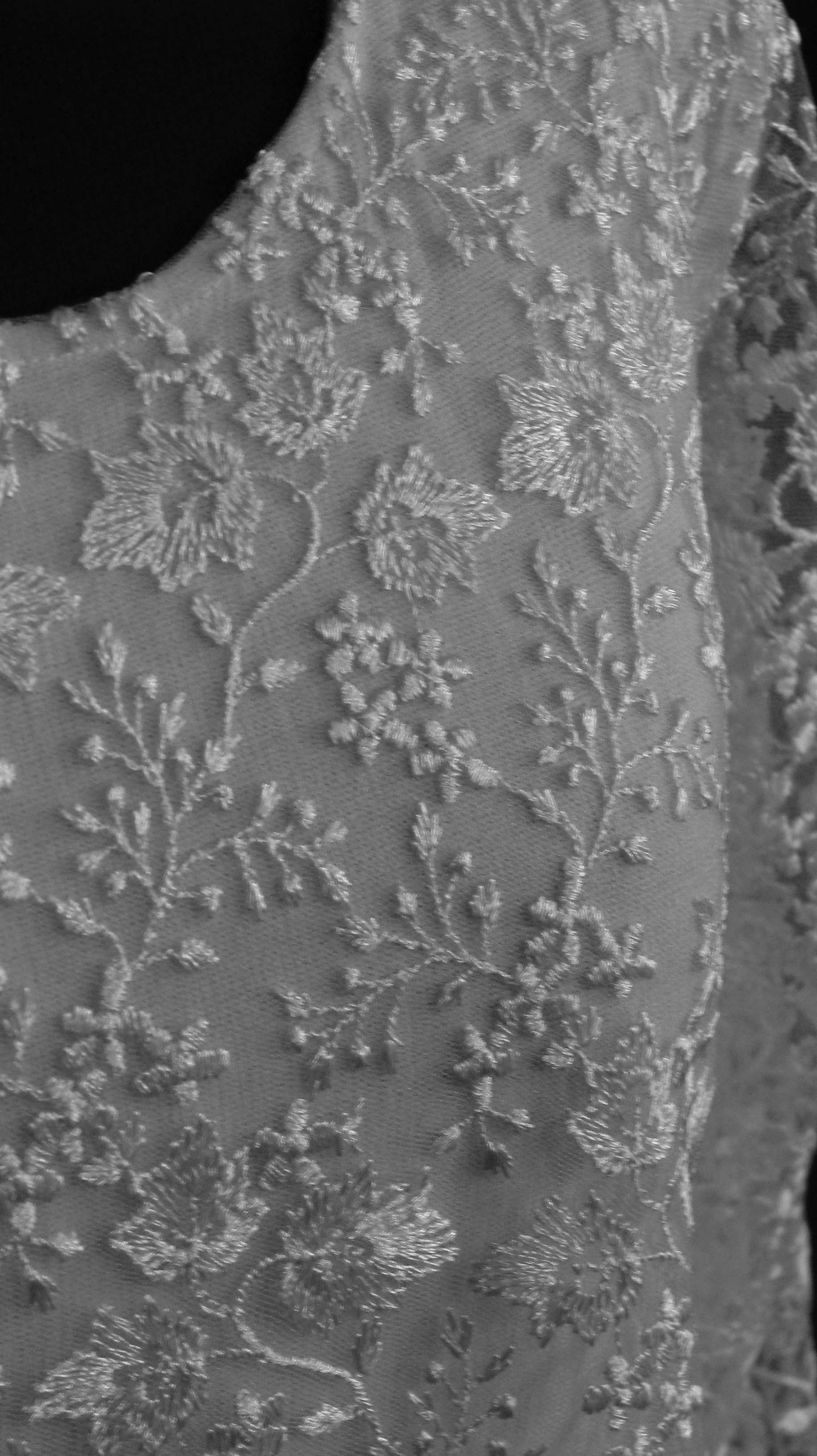 Christina Fairbanks lace detail 35gownfcux.jpg