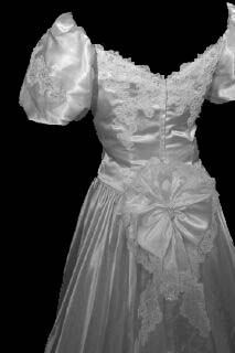 6gbod.jpg Vintage wedding bridal gown back bodice