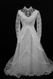 14f.jpg Modest Vintage Bridal Wedding Gown front