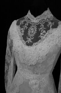 14fcu.jpg Vintage modest bridal wedding gown bodic