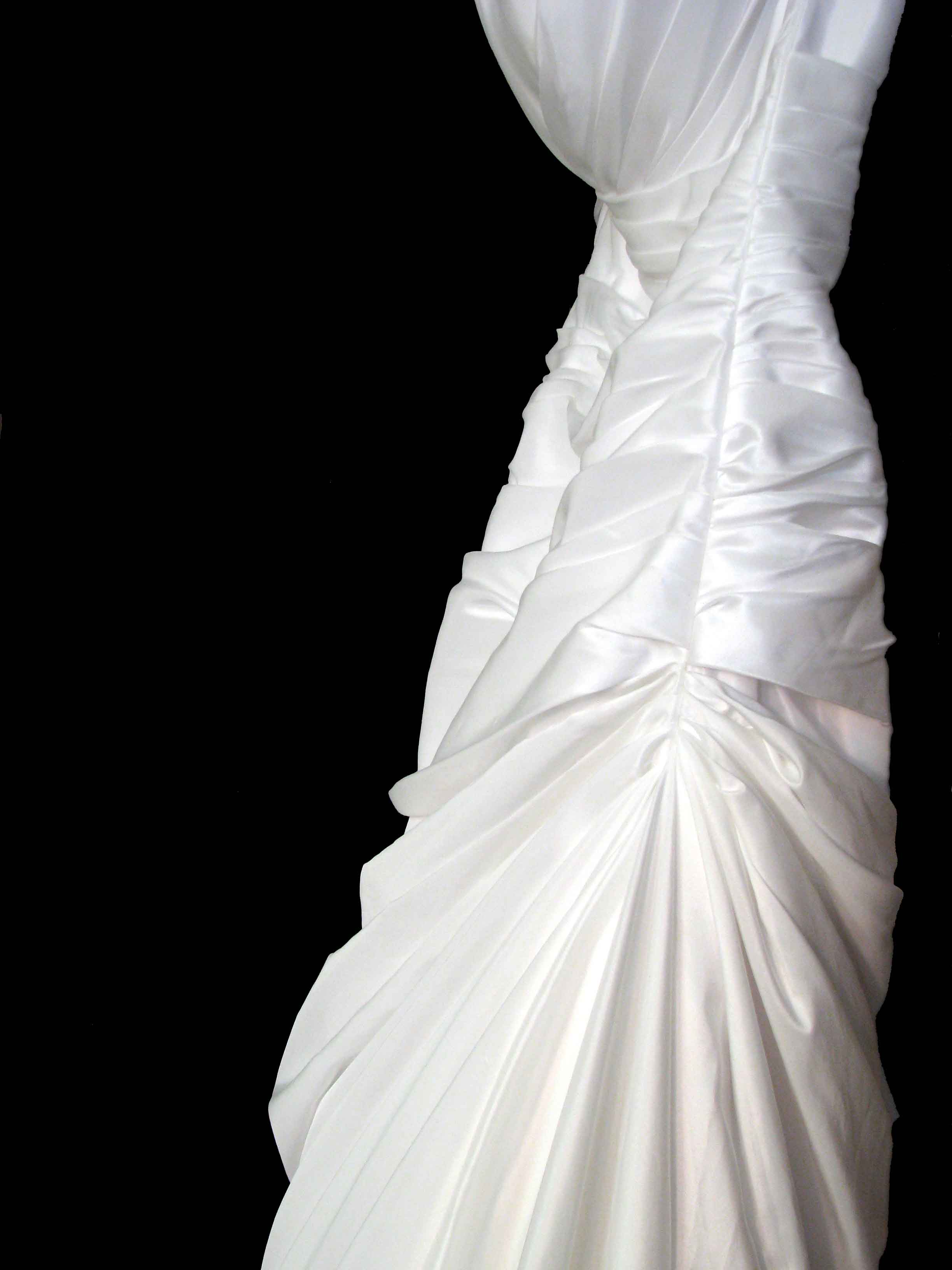 gowns5109.cusidedetail.jpg