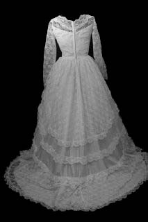 gowns7bka.jpg Modest vintage wedding gown back